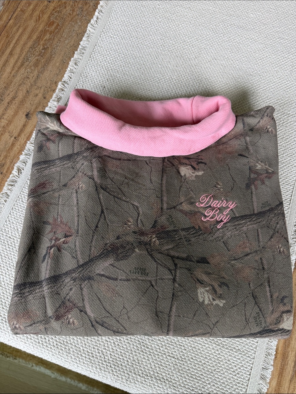 Dairy Boy Diana Rollneck Sweatshirt Evergreen Camo/ Pink